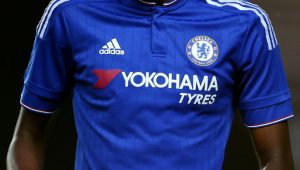 Od Umbro po Three Vývoj sponzorství dresů Chelsea