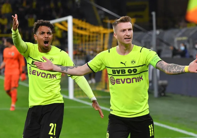 Když žlutočerná ustoupila Nejkontroverznější barevné změny dresů BVB
