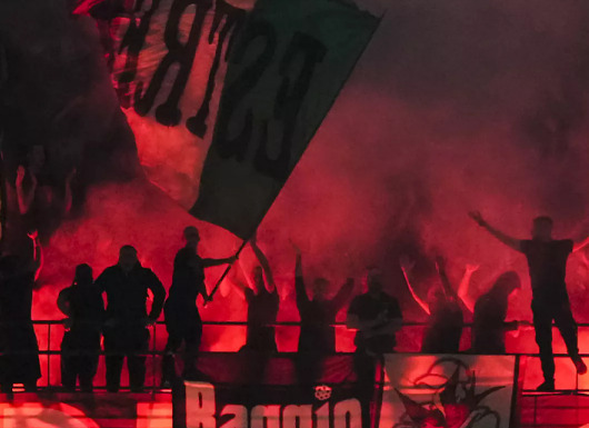 Kreativní způsoby, jak AC Milan fanoušci slaví vítězství i porážky