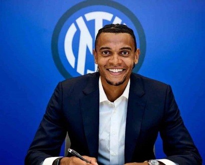 Akanjiho přestup z Manchesteru City do Interu vyvolal bouři reakcí